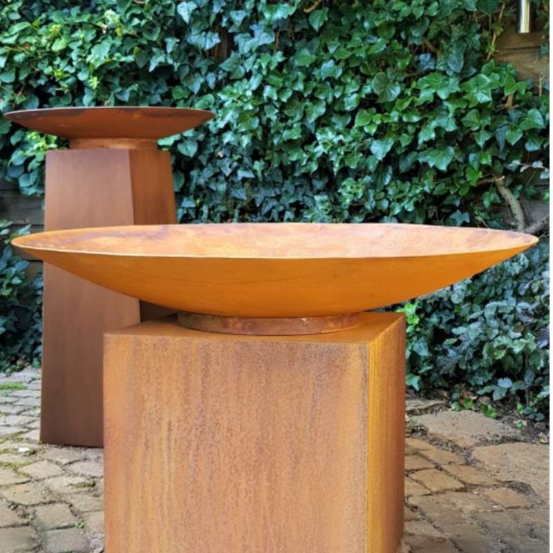 Vuurschaal in de tuin 